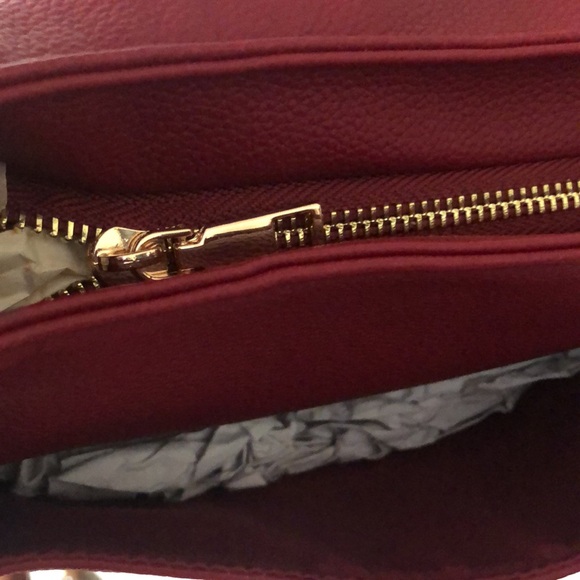 NWT Ahdorned Faux Leather Front Tab Crossbody w/ 2 Fashion Straps - Picture 5 of 9